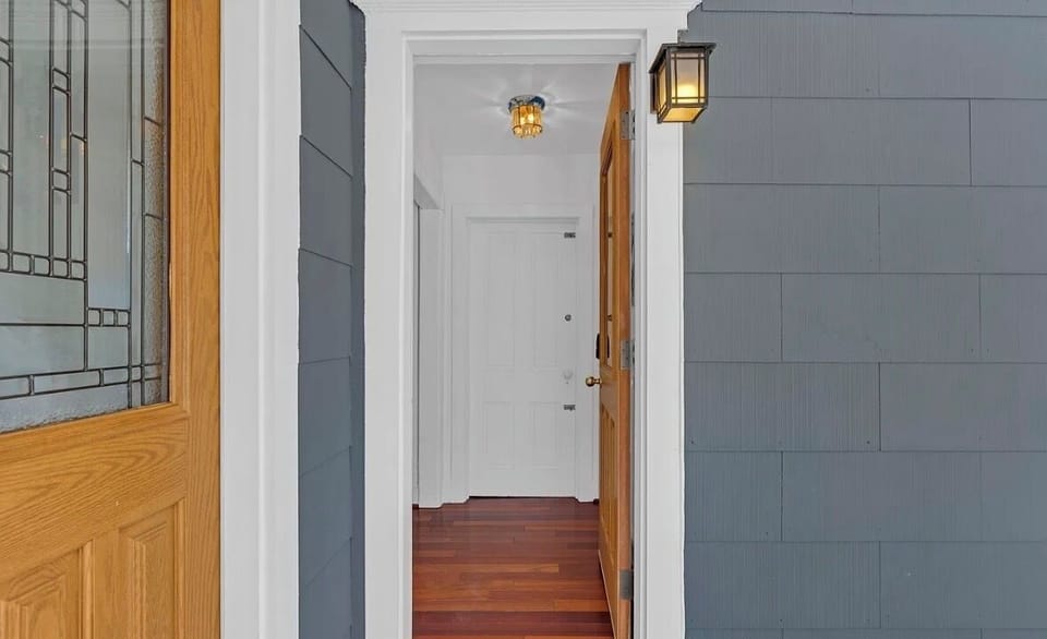 Entry door (exterior)