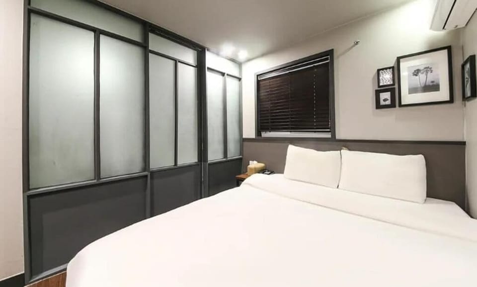 Standard Double Room | Free WiFi, bed sheets, wheelchair access