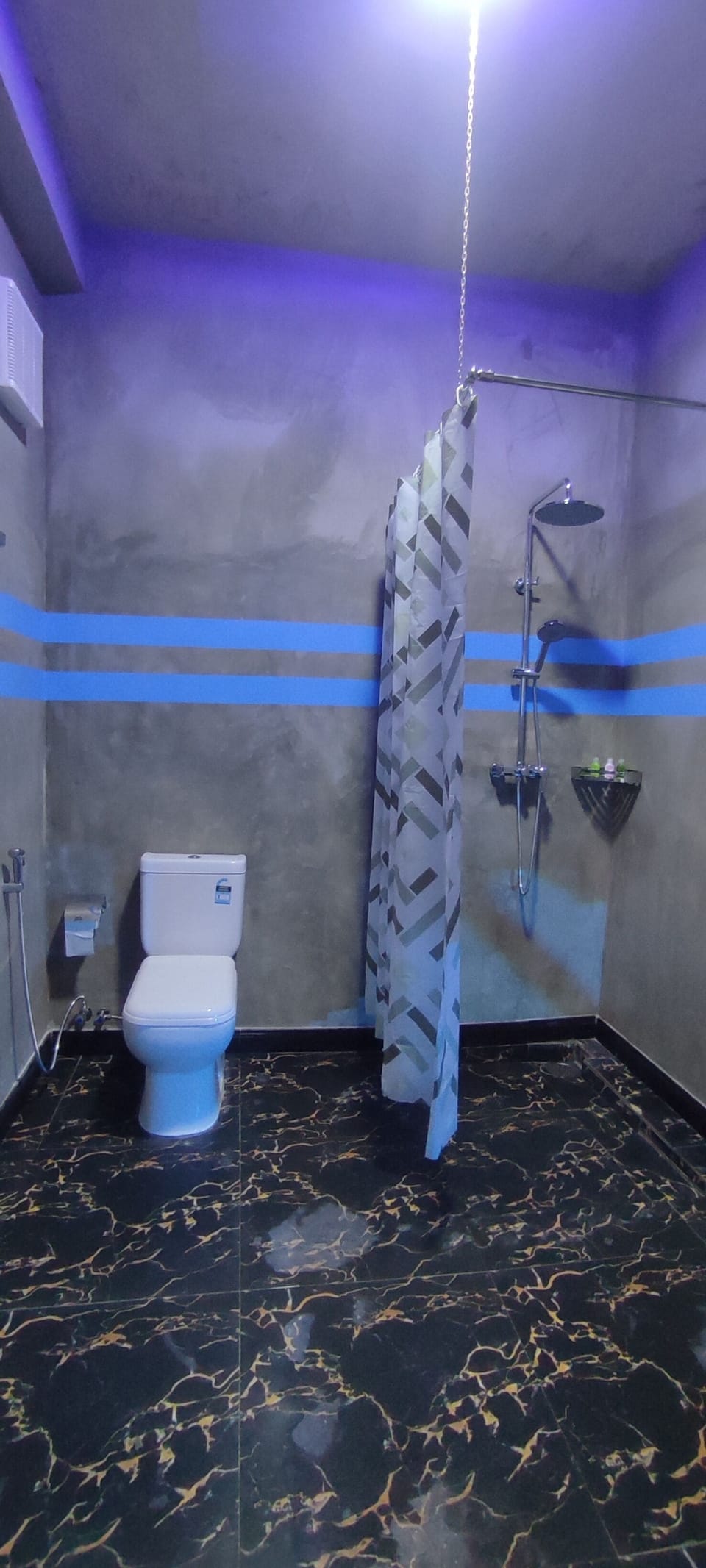 Superior Double Room, Mountain View | Bathroom | Shower, hair dryer, slippers, towels