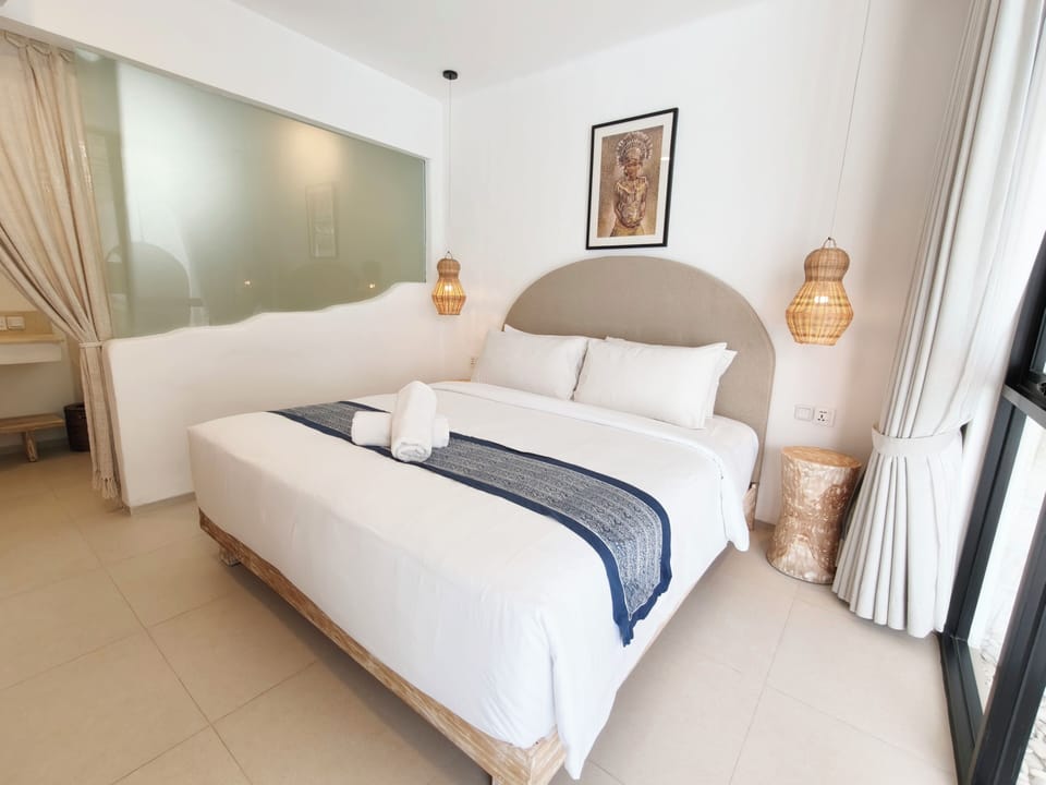 Villa, 2 Bedrooms, Patio, Pool View | Desk, laptop workspace, free WiFi
