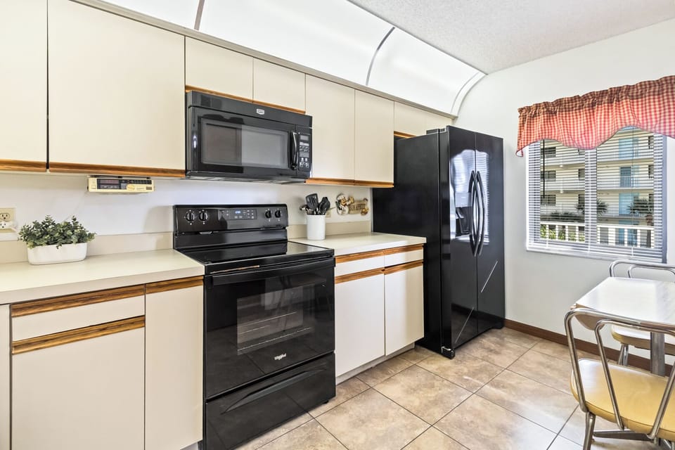 Fully equipped kitchen with everything you may need!