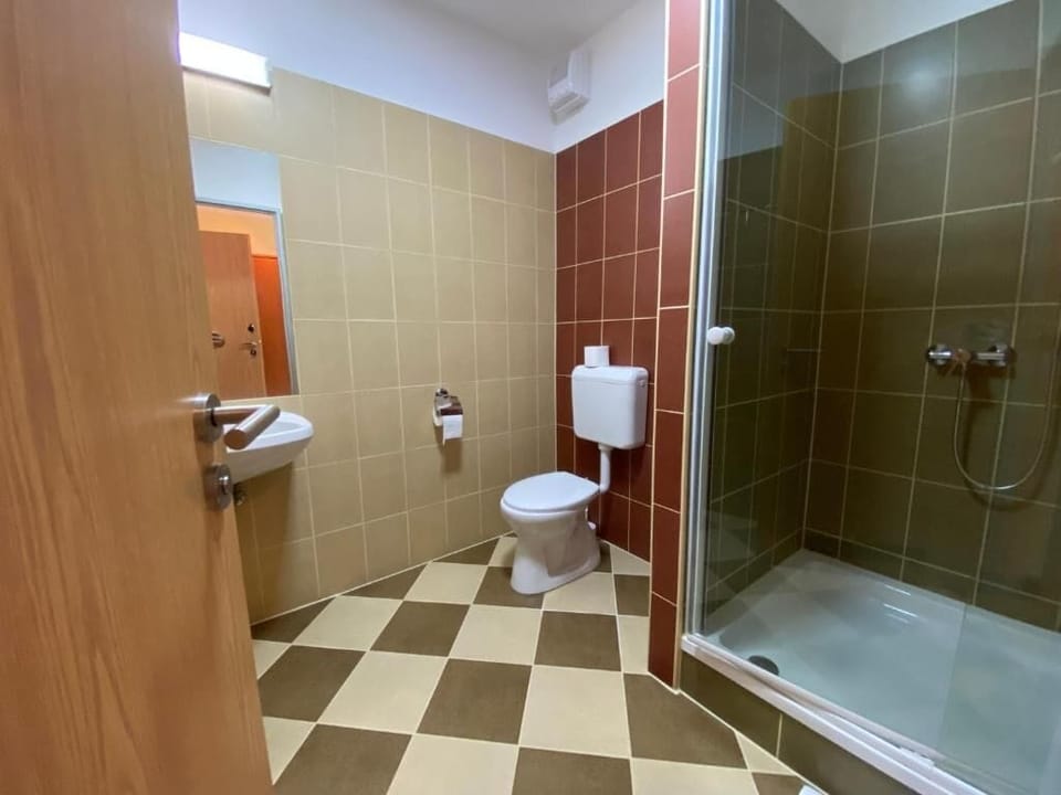 Double or Twin Room, Balcony, Garden View | Bathroom | Free toiletries, hair dryer, soap, shampoo