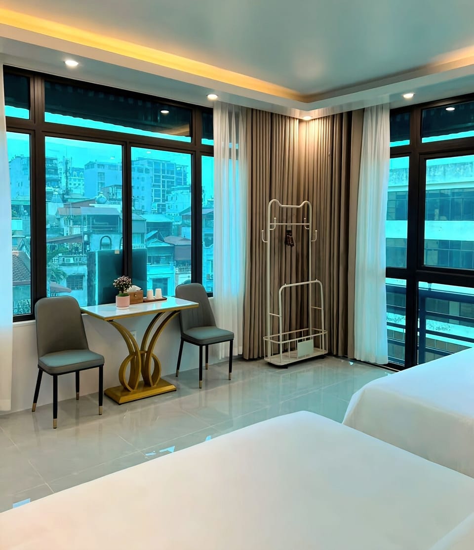 Superior Room, City View | Premium bedding, pillowtop beds, desk, WiFi (free)
