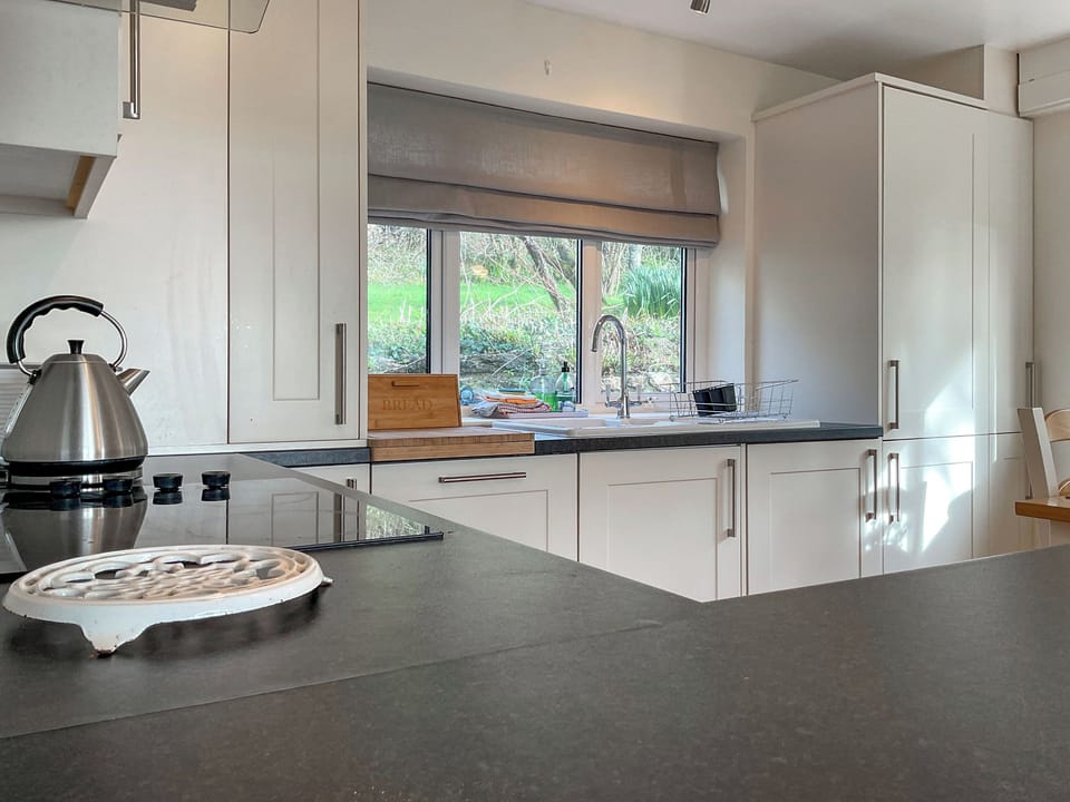 Kitchen | Mimosa - Wayside Cottages, Bridport
