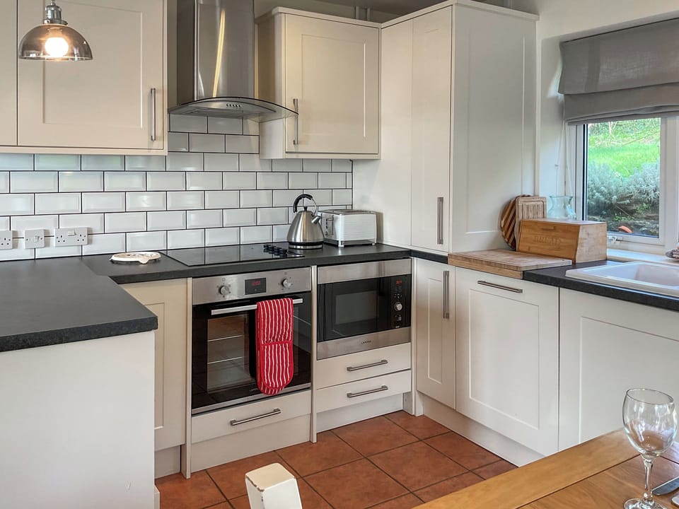 Kitchen | Mimosa - Wayside Cottages, Bridport