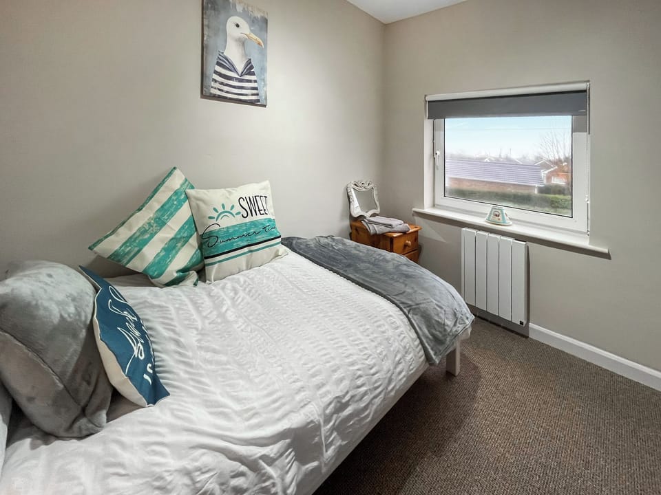 Single bedroom | Chapel Sands House, Chapel St. Leonards