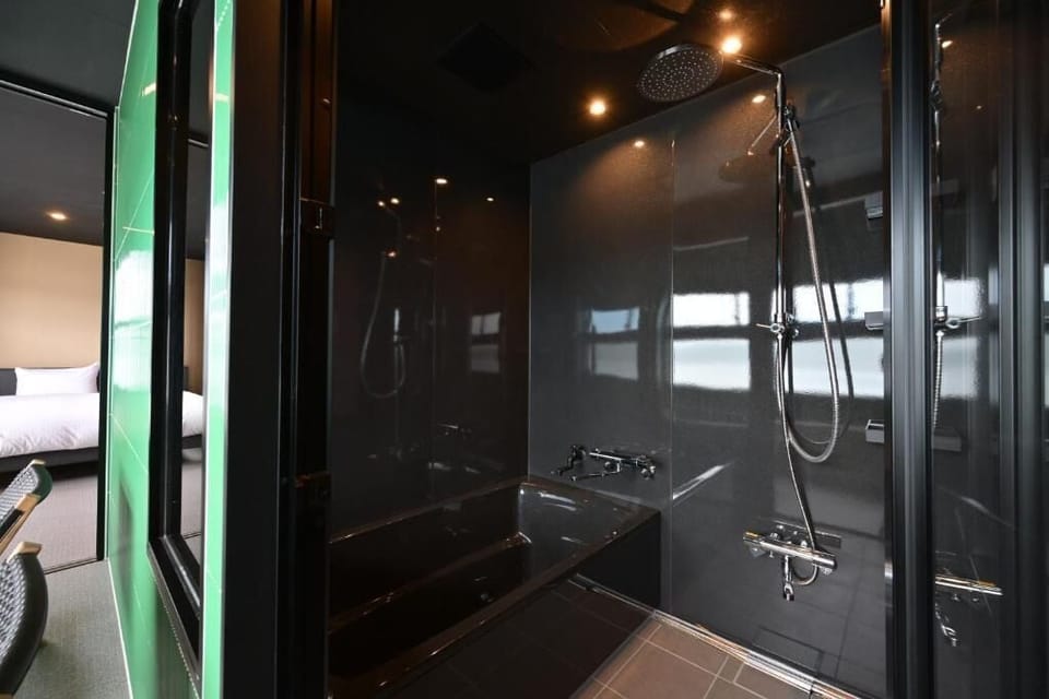 Standard Twin Room, Lake View | Bathroom | Slippers, bidet