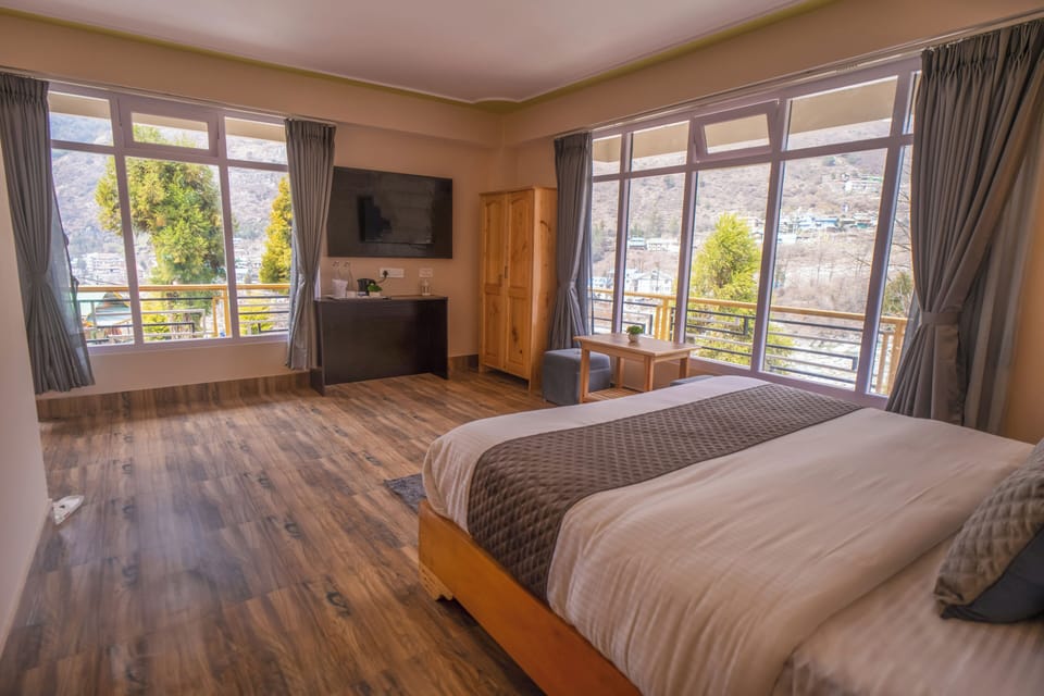 Superior Double Room, Balcony, Mountain View | Desk, laptop workspace, WiFi (free)