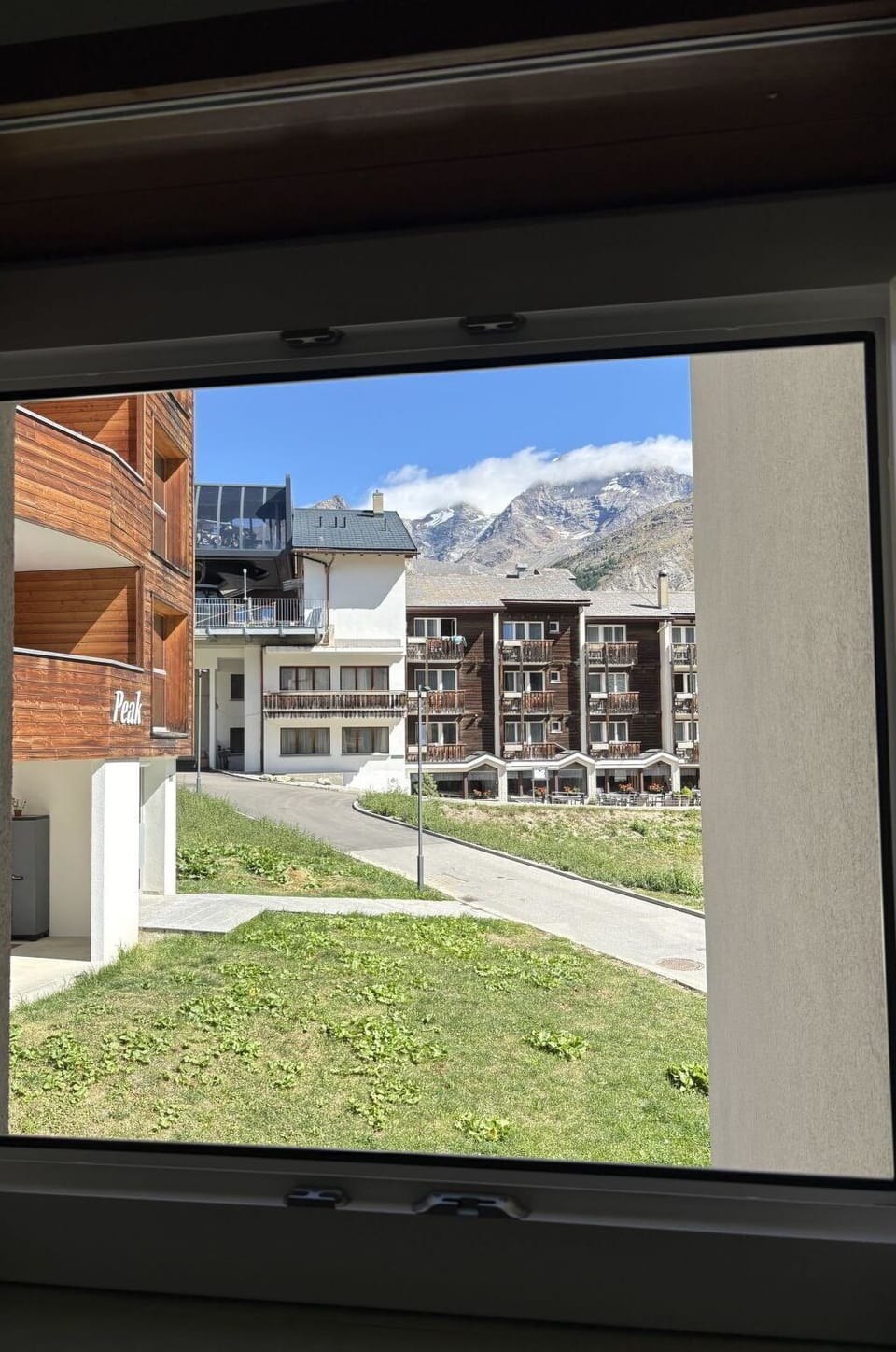Apartment, Balcony, Daylighting
