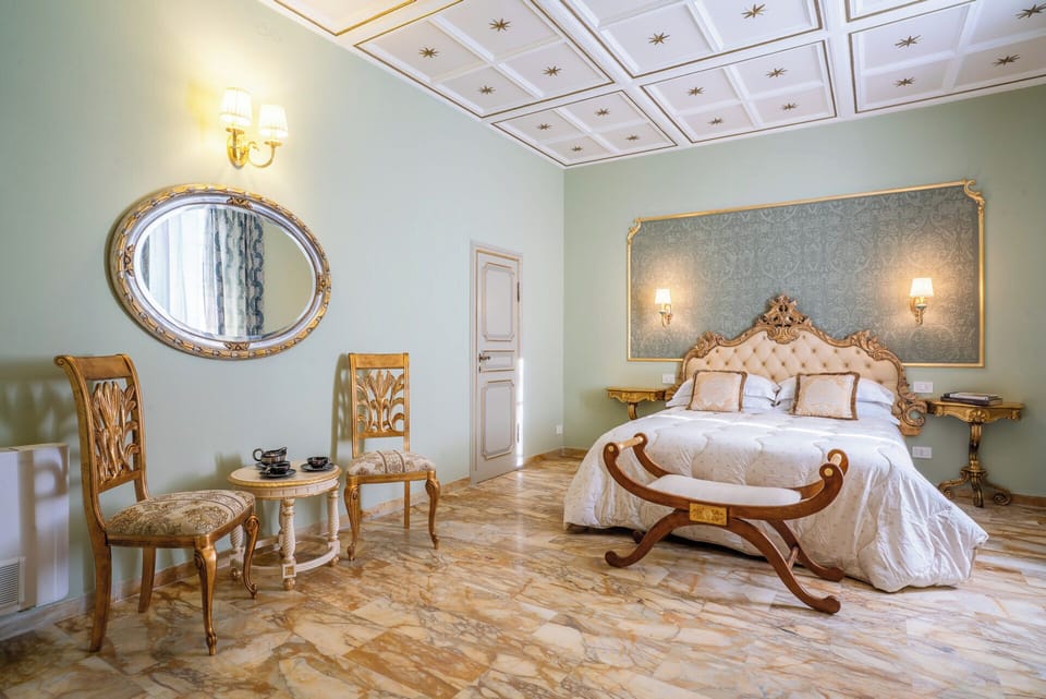 Premier Suite, Park View | Desk, laptop workspace, free WiFi, bed sheets