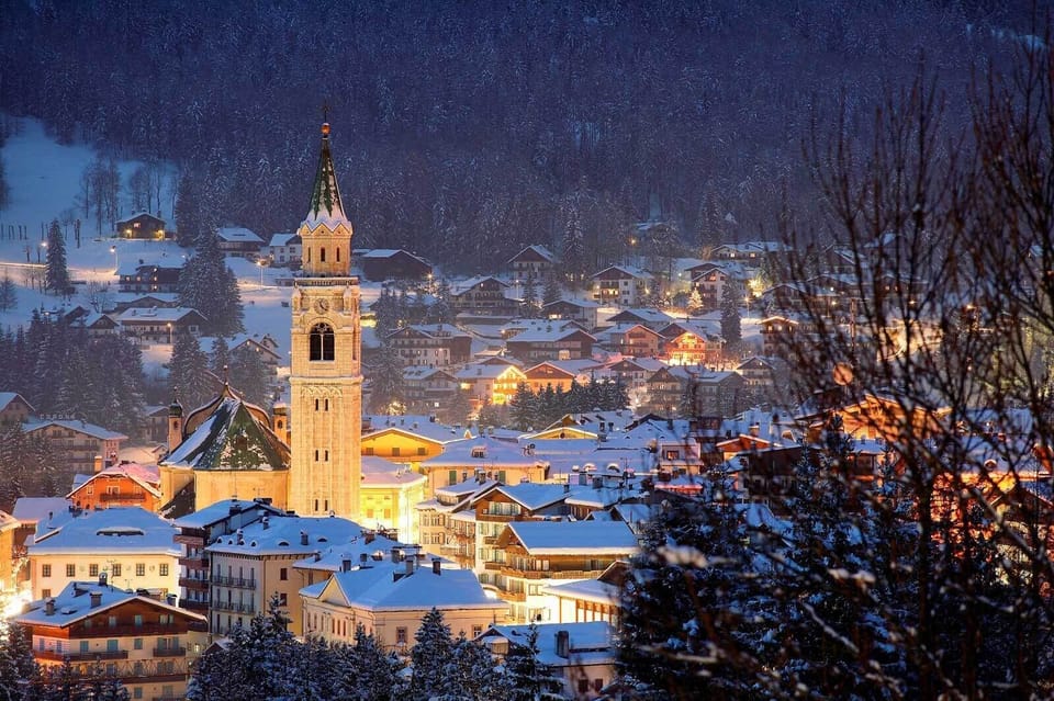Cortina by night