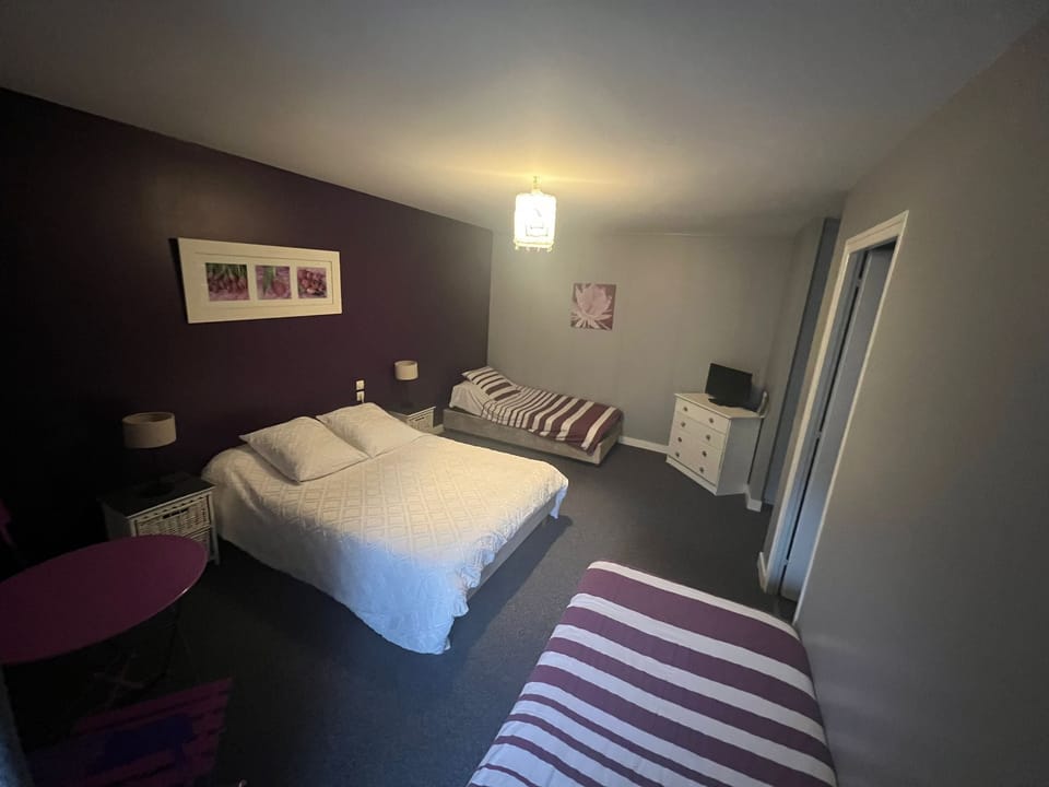 Family Quadruple Room | Desk, free WiFi