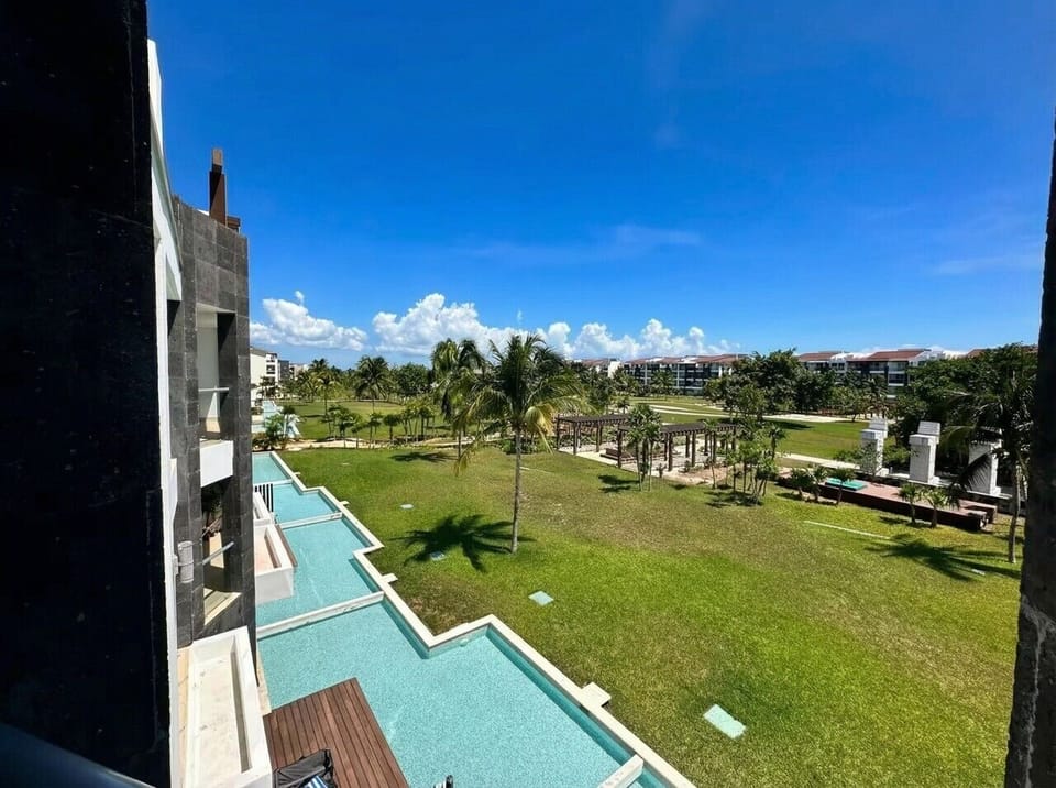 08_pool_view