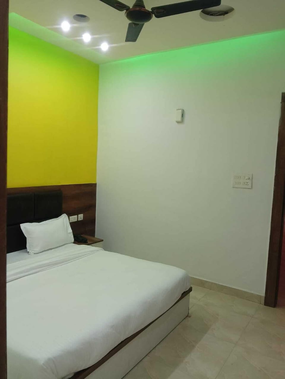 Shared Dormitory | Desk, free WiFi