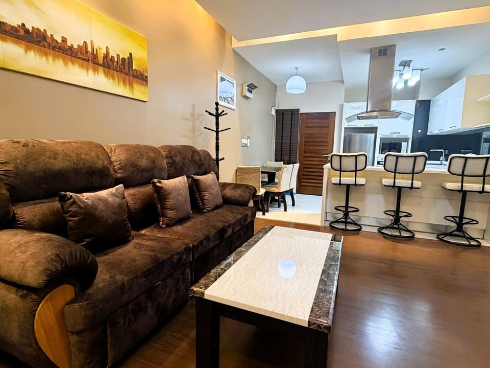 Apartment, 1 Bedroom, Smoking, Balcony | Living room