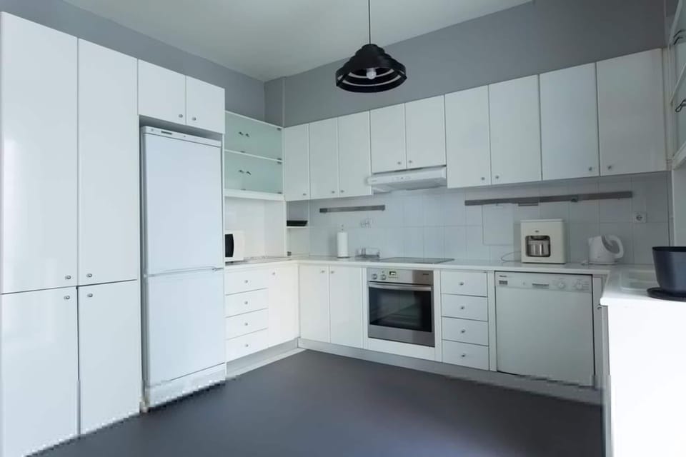 House | 2 bedrooms, desk