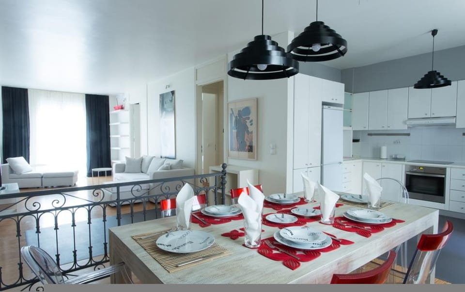 House | 2 bedrooms, desk