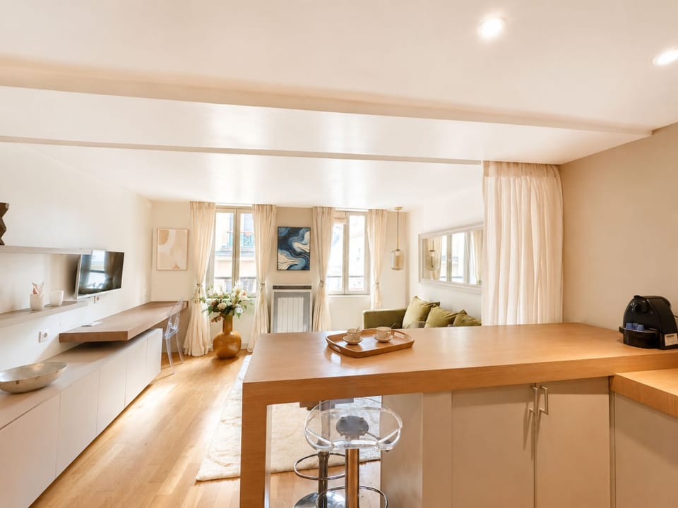 Deluxe Apartment, City View | Private kitchen | Espresso maker, electric kettle, toaster, highchair
