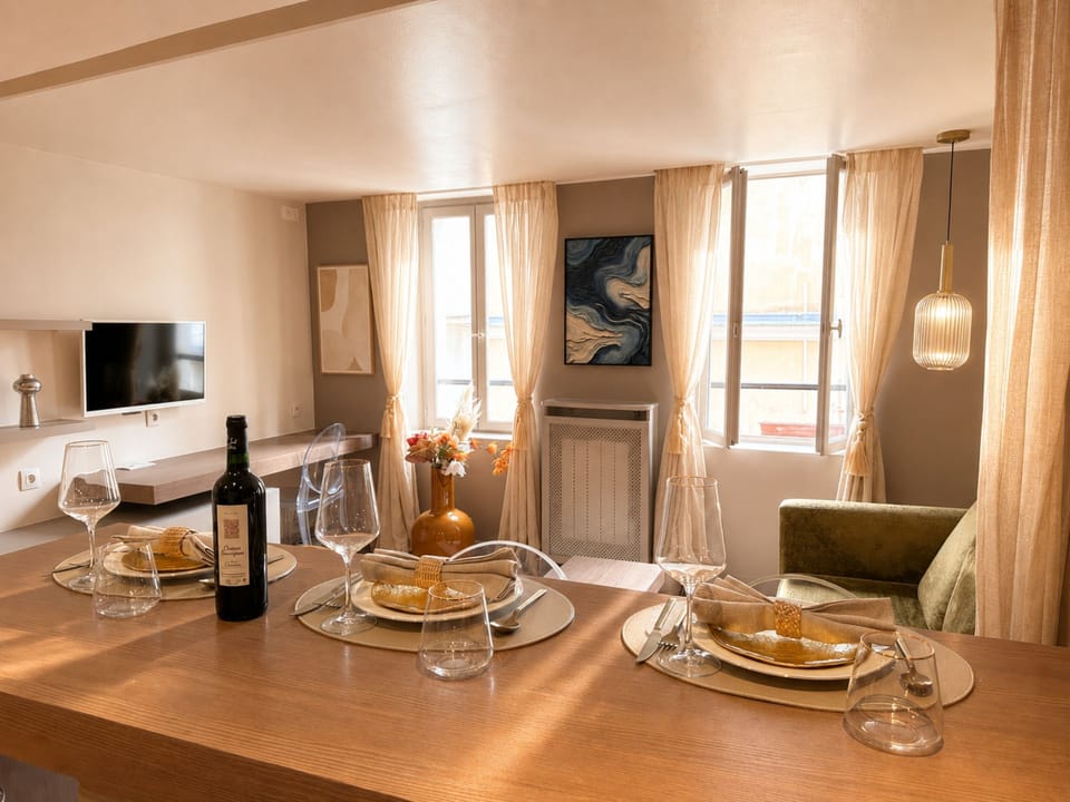 Deluxe Apartment, City View | Private kitchen | Espresso maker, electric kettle, toaster, highchair