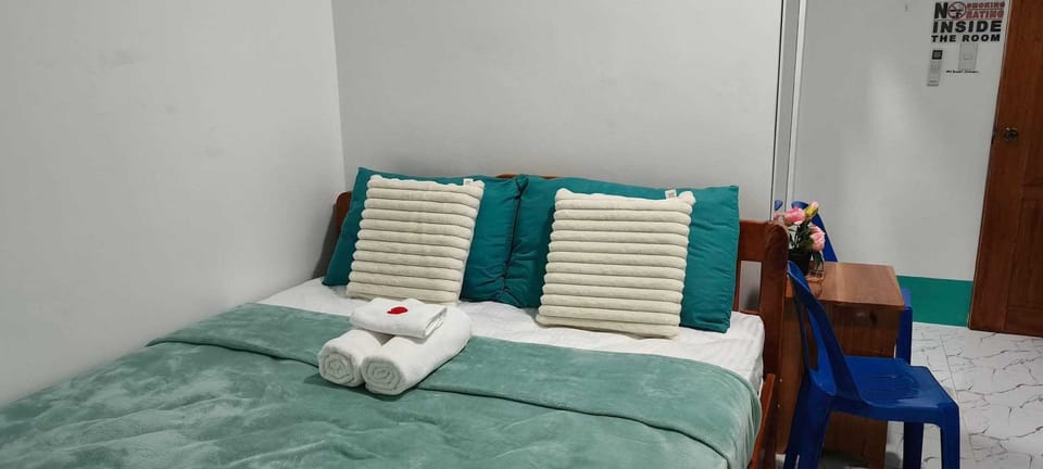 Standard Double Room | Desk, free WiFi, bed sheets