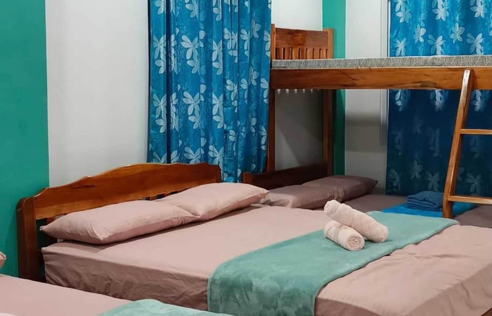 Standard Quadruple Room | Desk, free WiFi, bed sheets