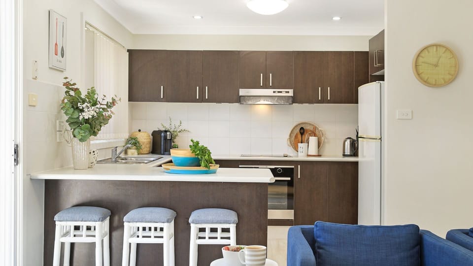 Sagewood Sands | Kitchen | Breakfast bar | Laptop friendly