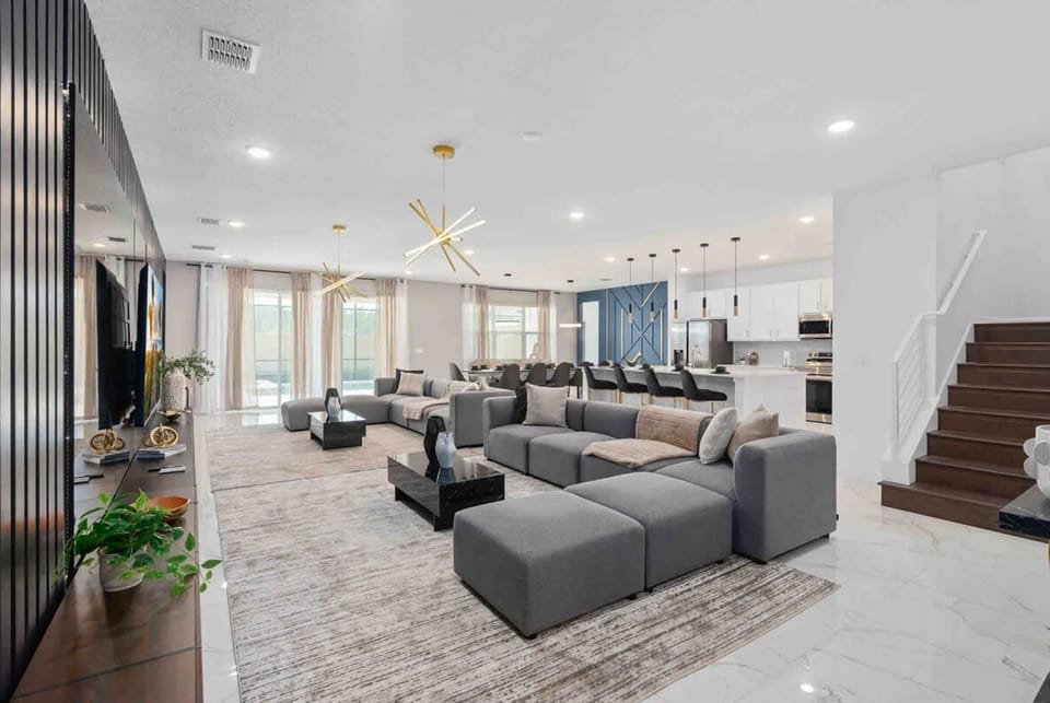 House | 15 bedrooms