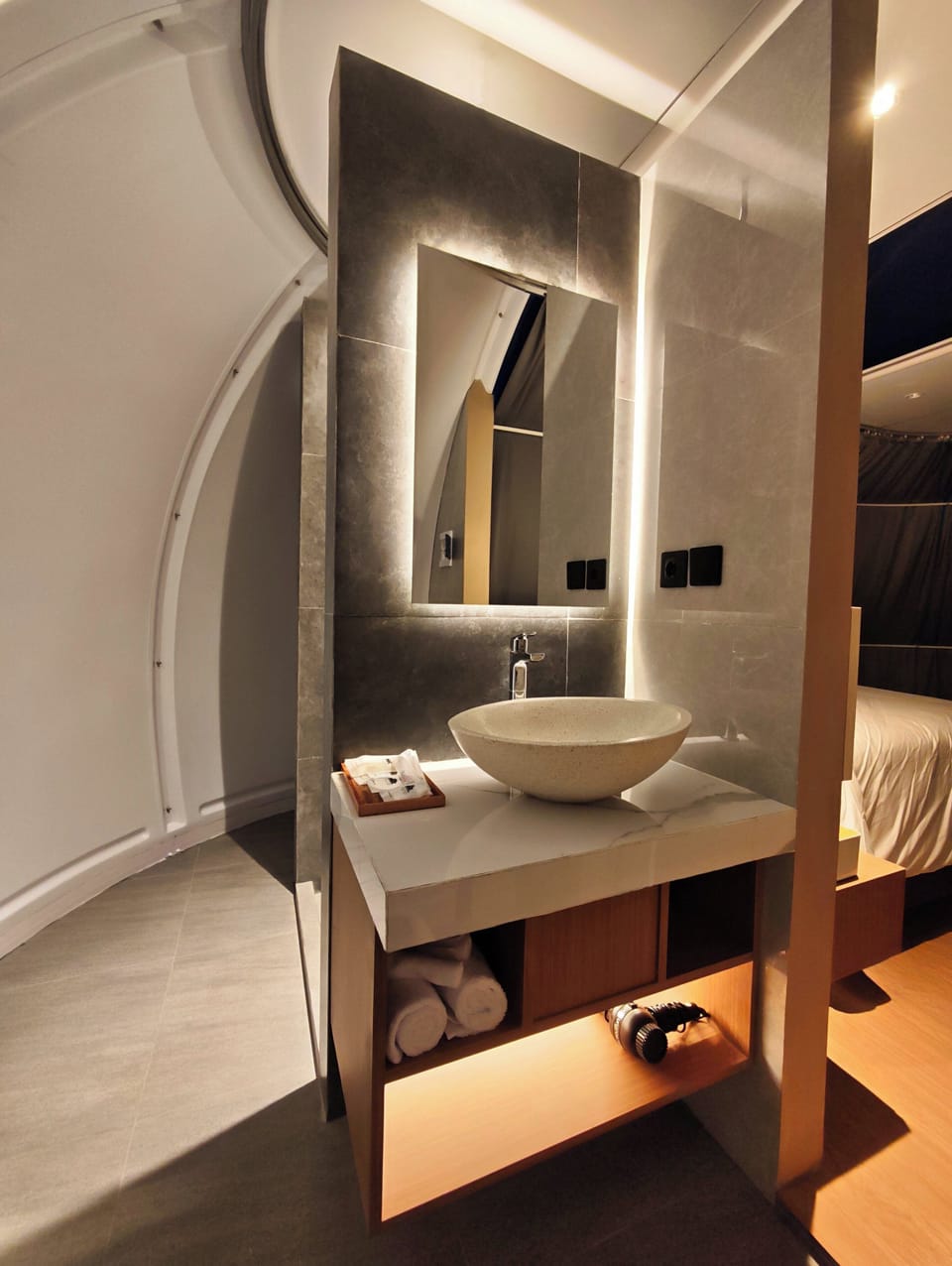 Premier Studio Suite, Mountain View | Bathroom | Eco-friendly toiletries, bathrobes, slippers, bidet