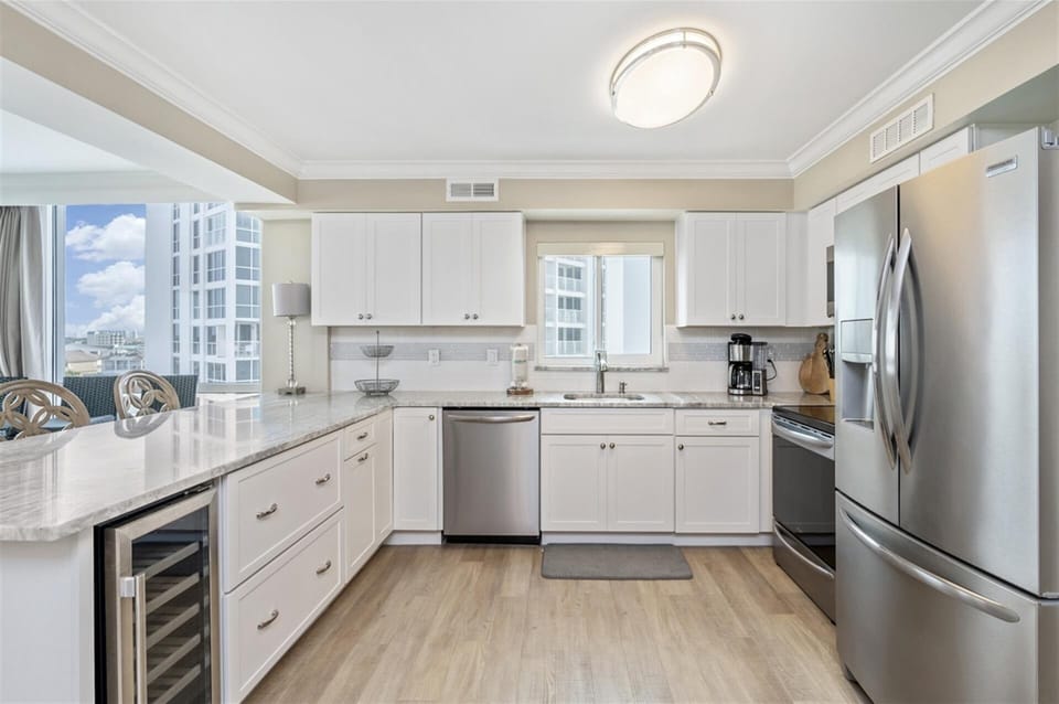 Condo, 3 Bedrooms | Private kitchen | Coffee/tea maker, fridge, oven, toaster
