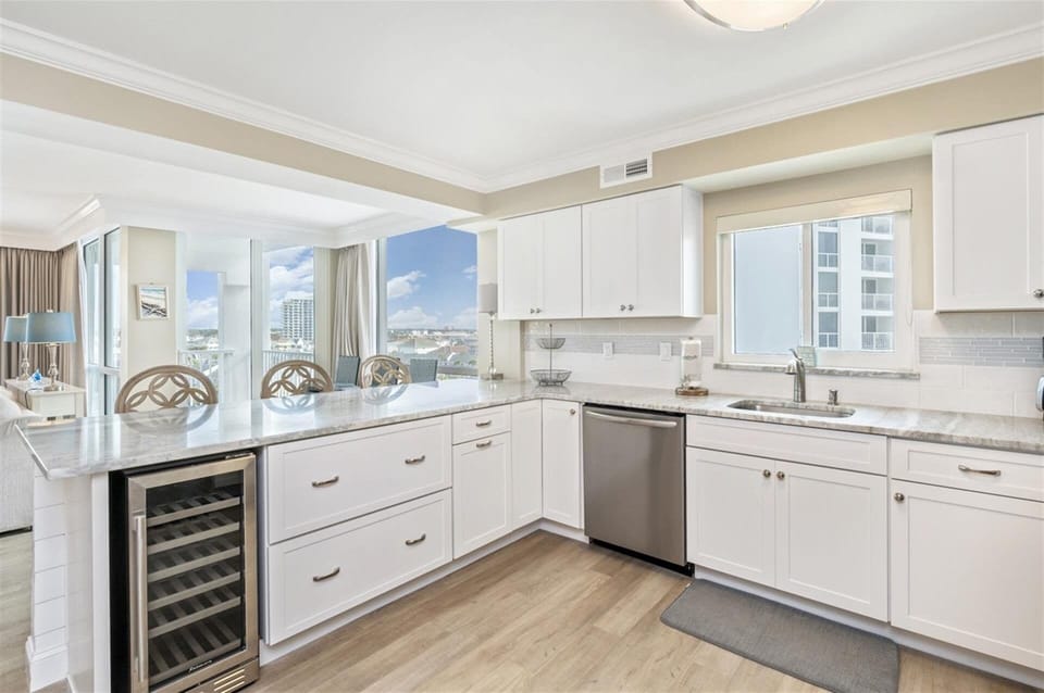 Condo, 3 Bedrooms | Private kitchen | Coffee/tea maker, fridge, oven, toaster