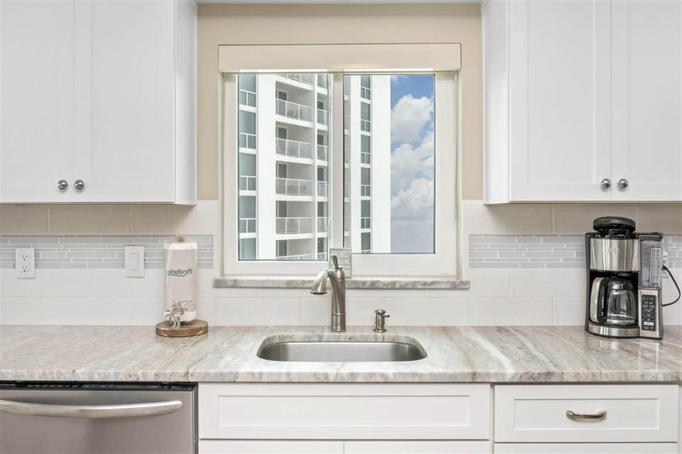 Condo, 3 Bedrooms | Interior
