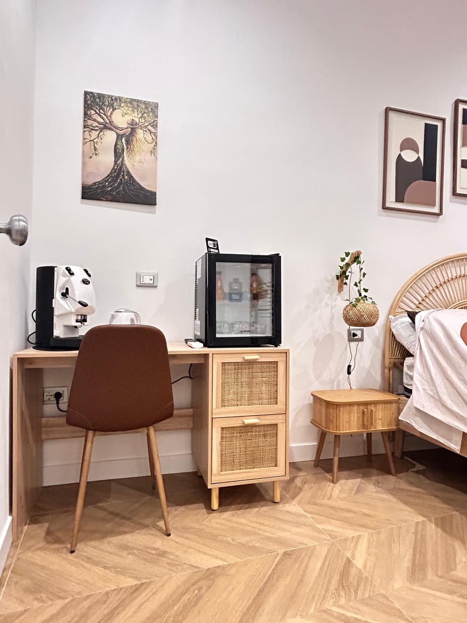 Comfort Double Room, Balcony | Minibar, in-room safe, desk, blackout drapes
