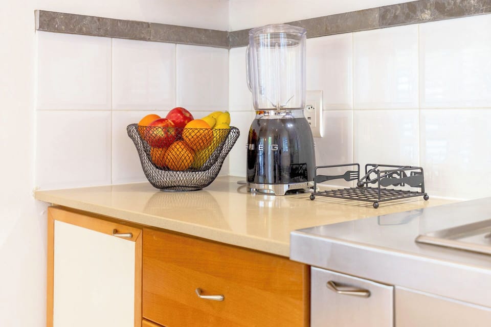 Electric kettle, toaster