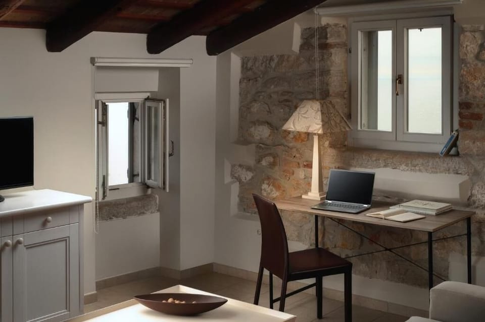 Superior Apartment, Sea View | Interior