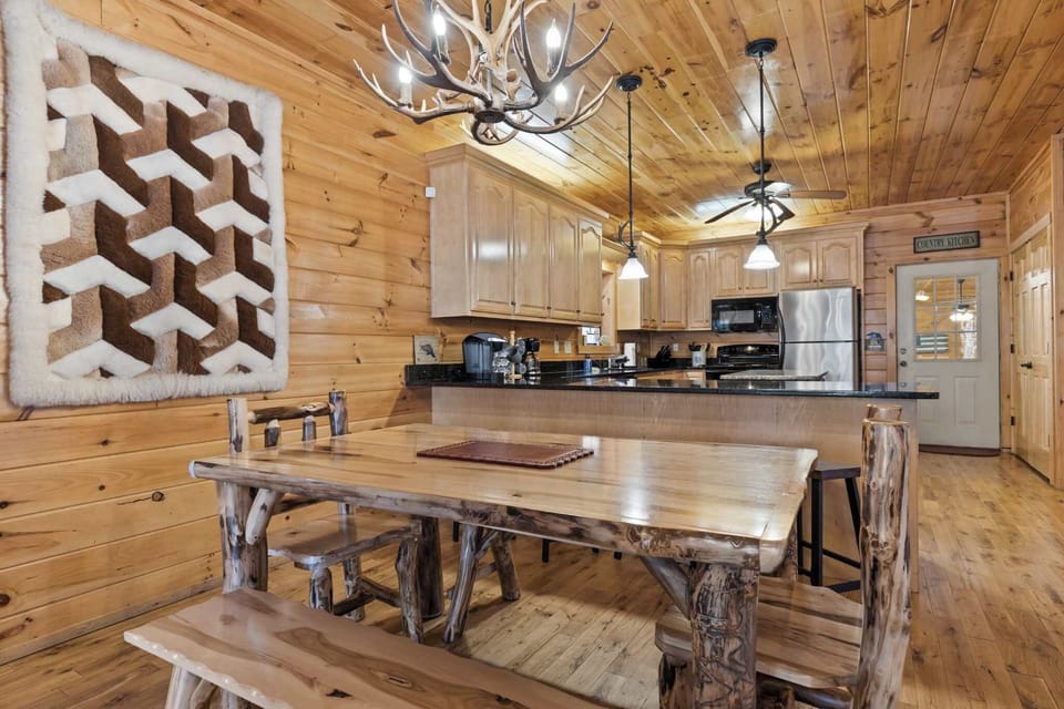 Our dining space is perfect for everything from morning coffee to evening feasts. Pull up a chair, toast to vacation vibes, and make memories over every meal.