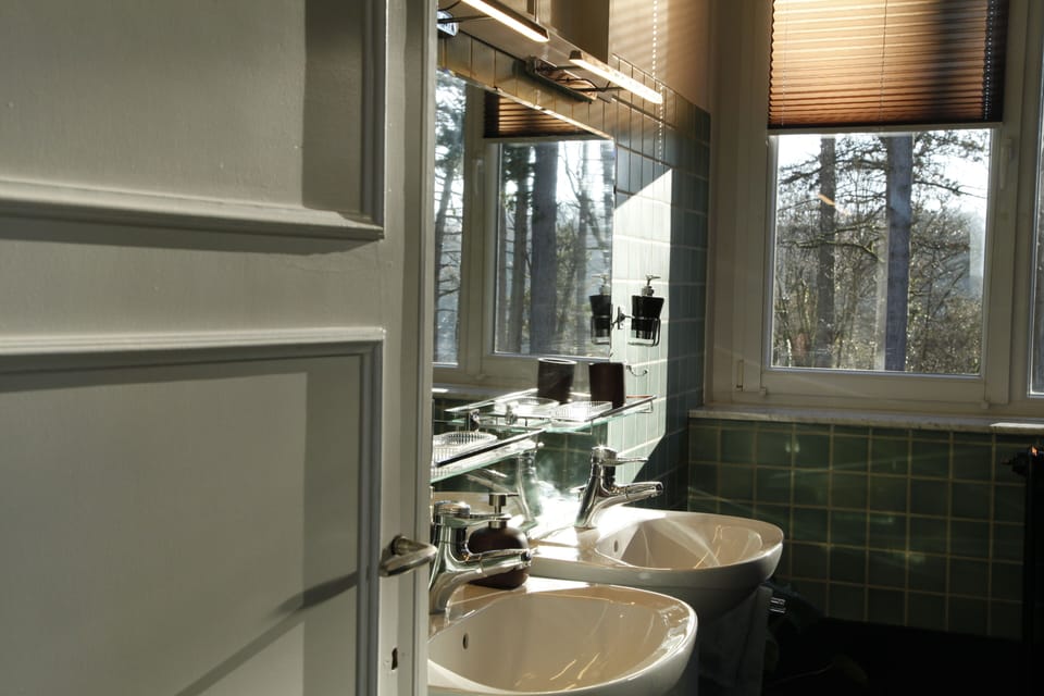 Comfort Double Room | Bathroom | Slippers