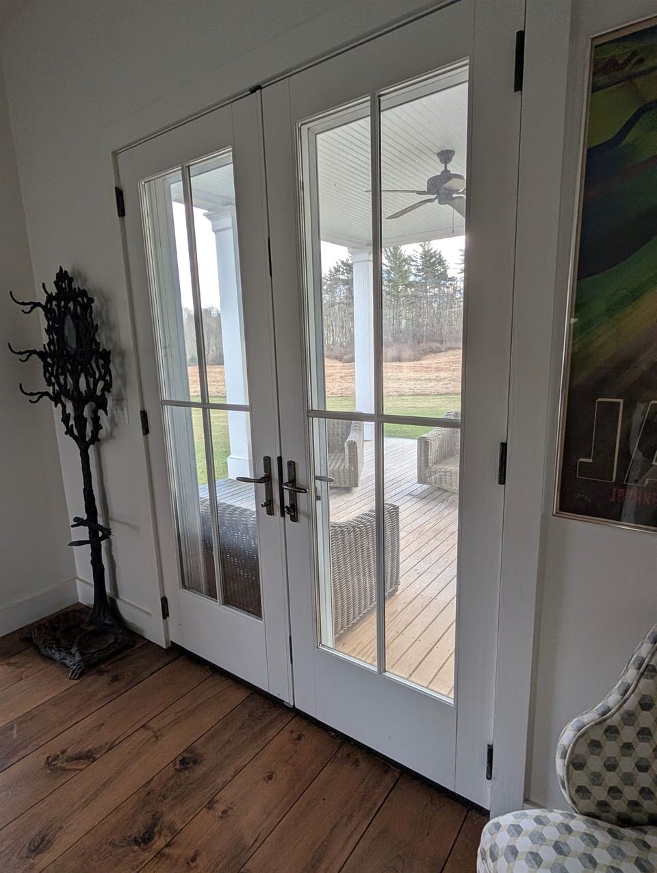 (French doors / outdoor access)
French doors opening to the outdoors—perfect for morning coffee or fresh Vermont air.