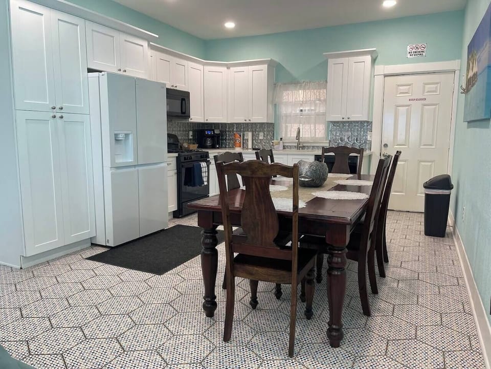 Dining table with 6 chairs.