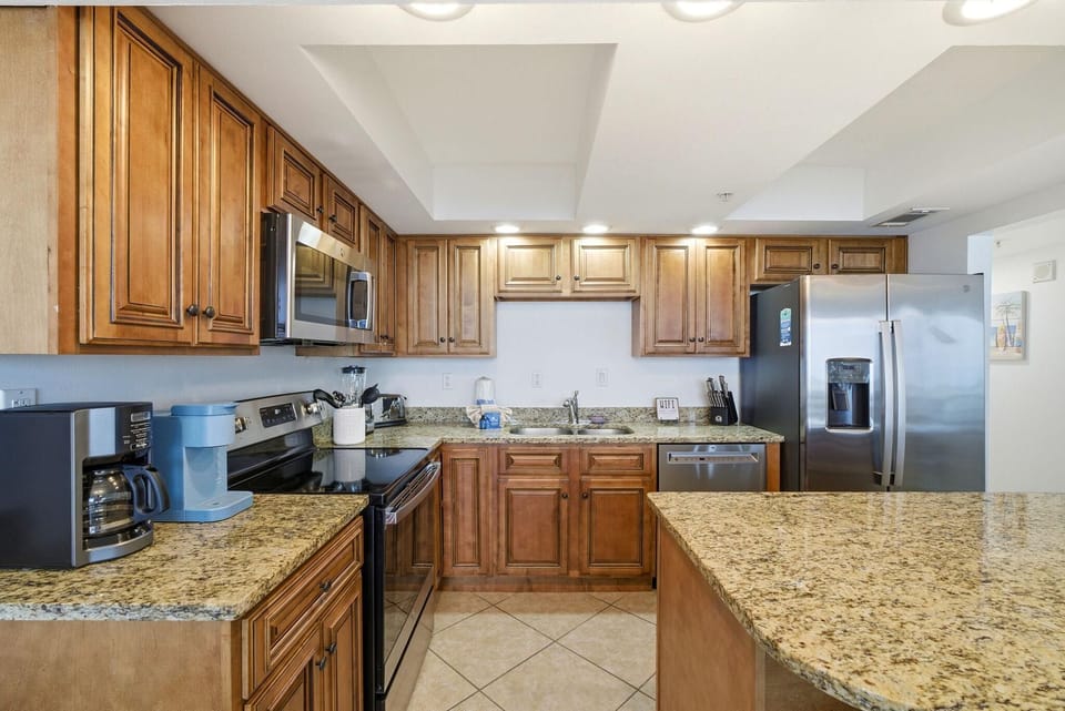 Condo, Multiple Beds (SeaSpray Riverside 712) | Private kitchen | Oven, toaster