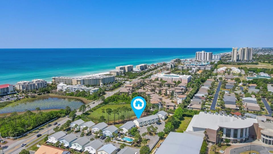 House, 1 King Bed with Sofa bed (Summer Lake 15- Shore to Please) | Aerial view