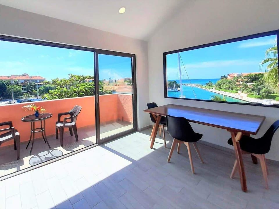 180 degree ocean and marina view all day long