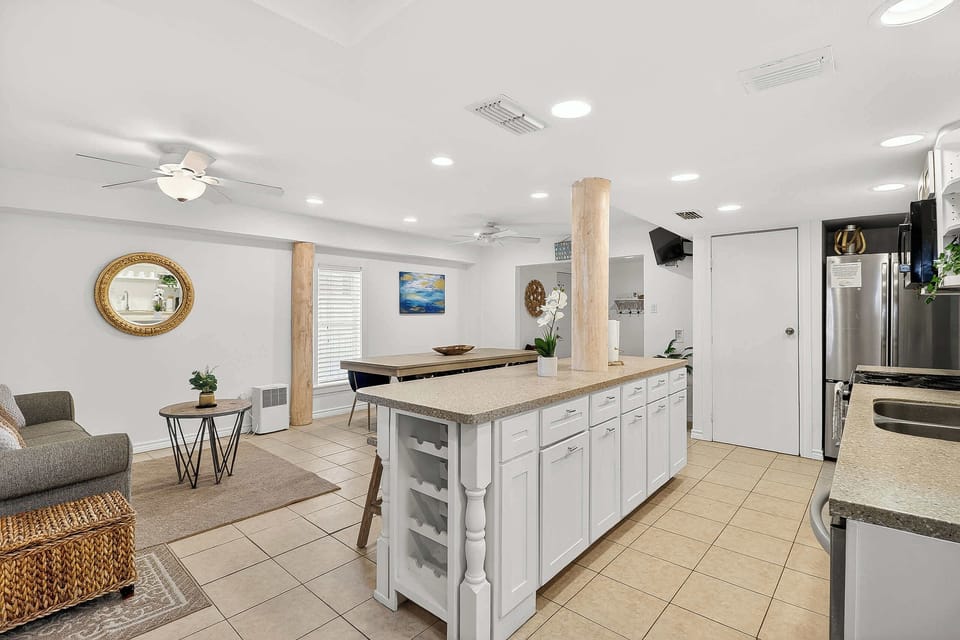 kitchen/living area