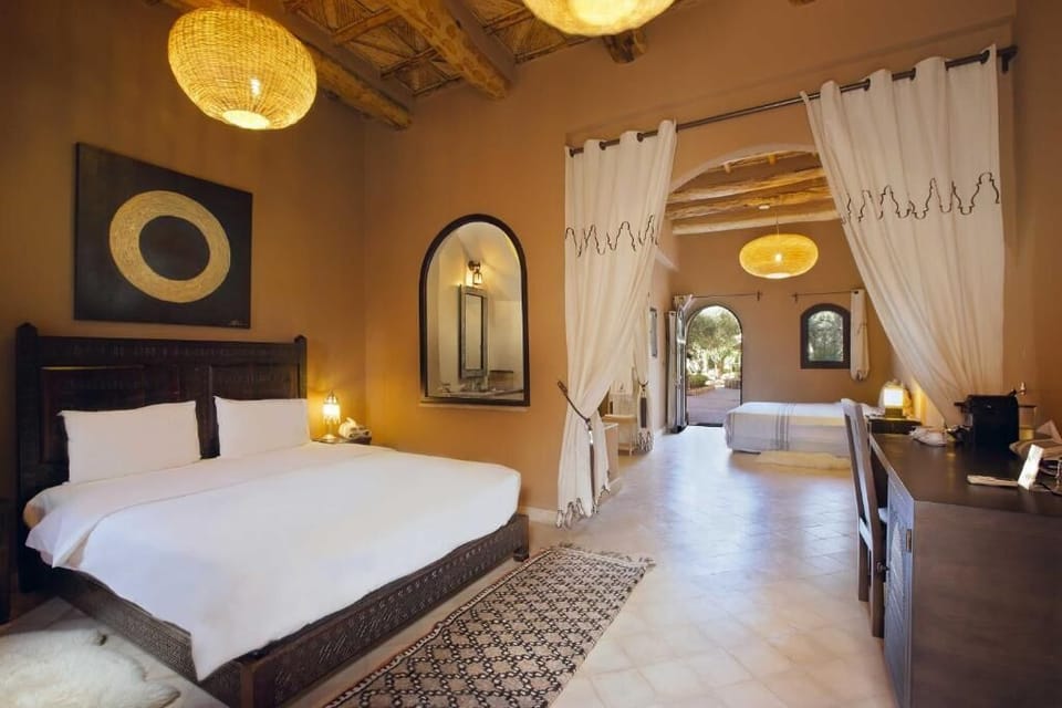 Standard Suite, Balcony, Garden View | Egyptian cotton sheets, premium bedding, minibar (some free items)