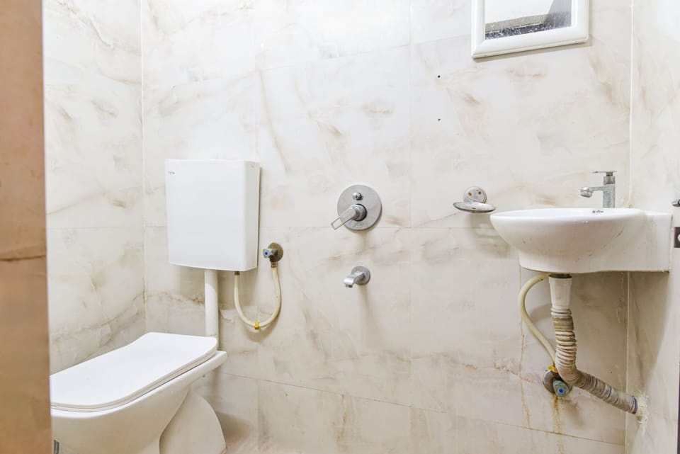 Shower, towels, soap, shampoo