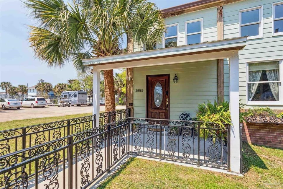 Mahogany Mill town home entrance