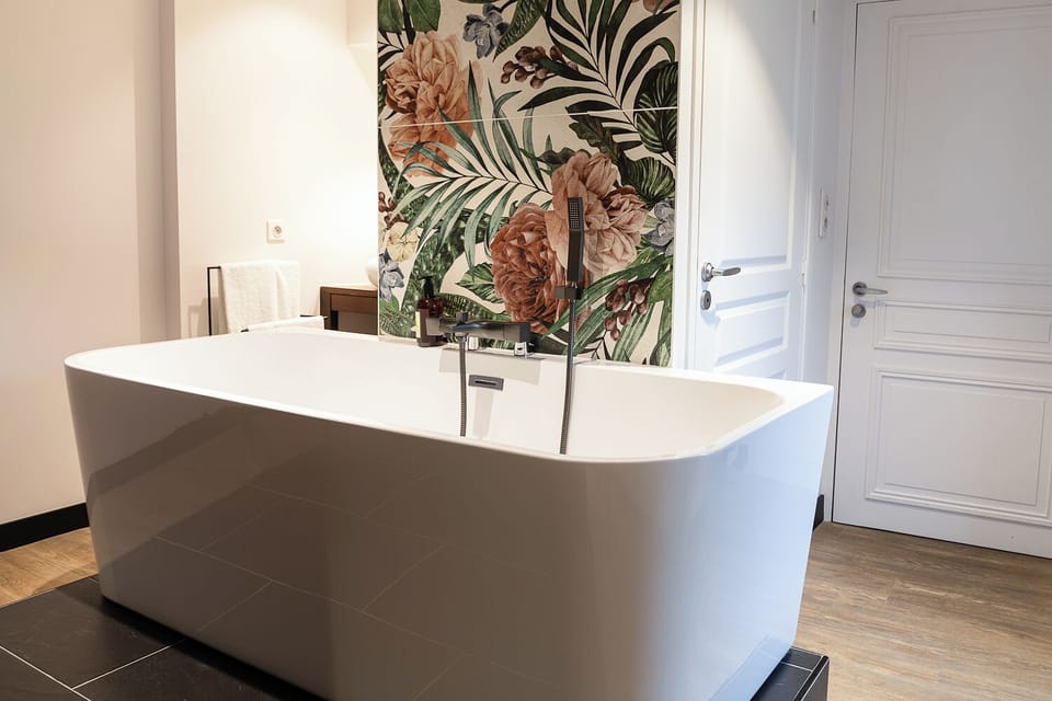 Superior Double Room | In-room safe, soundproofing, iron/ironing board, free WiFi