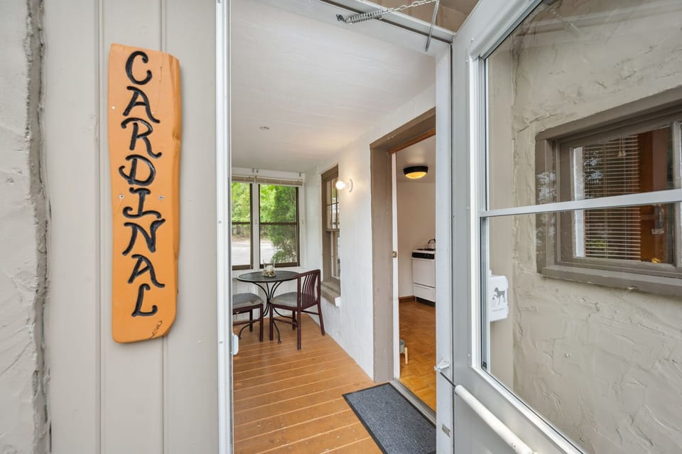 Cottage, 1 Queen Bed with Sofa bed, Pets Allowed | Interior