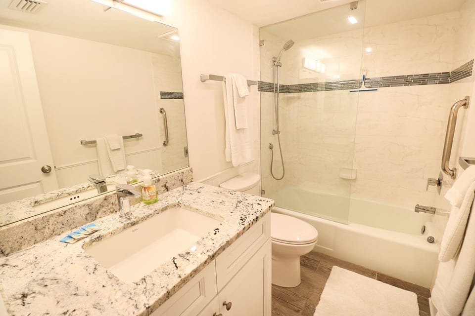 St. Augustine Beach Rentals Guest Bathroom