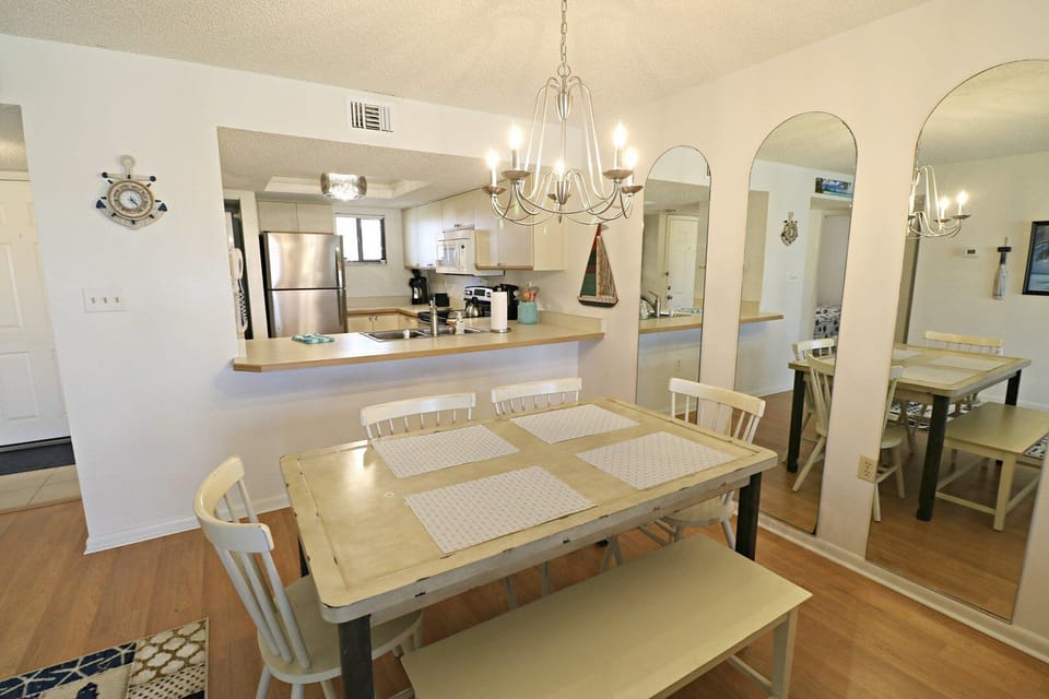 St Augustine Beach Rentals Dining Room