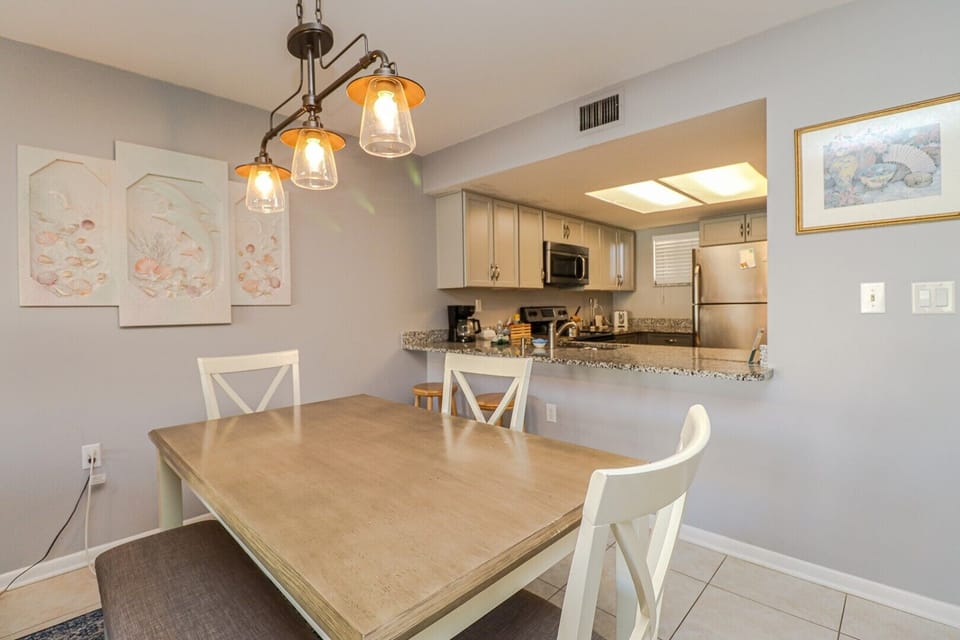 St. Augustine Beach Rentals Dining Room
